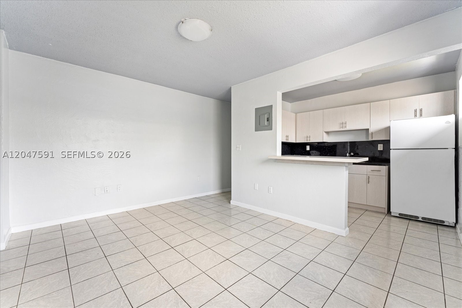 12TH ST MANORS 1ST ADDN - Residential Lease