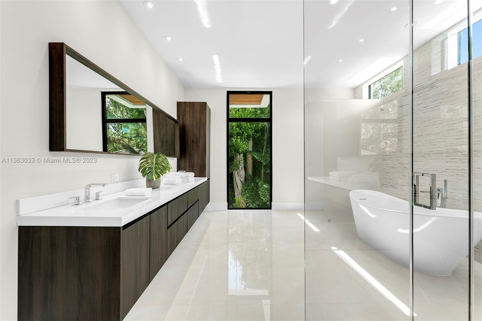 SUNSHINE VISTAS - Residential