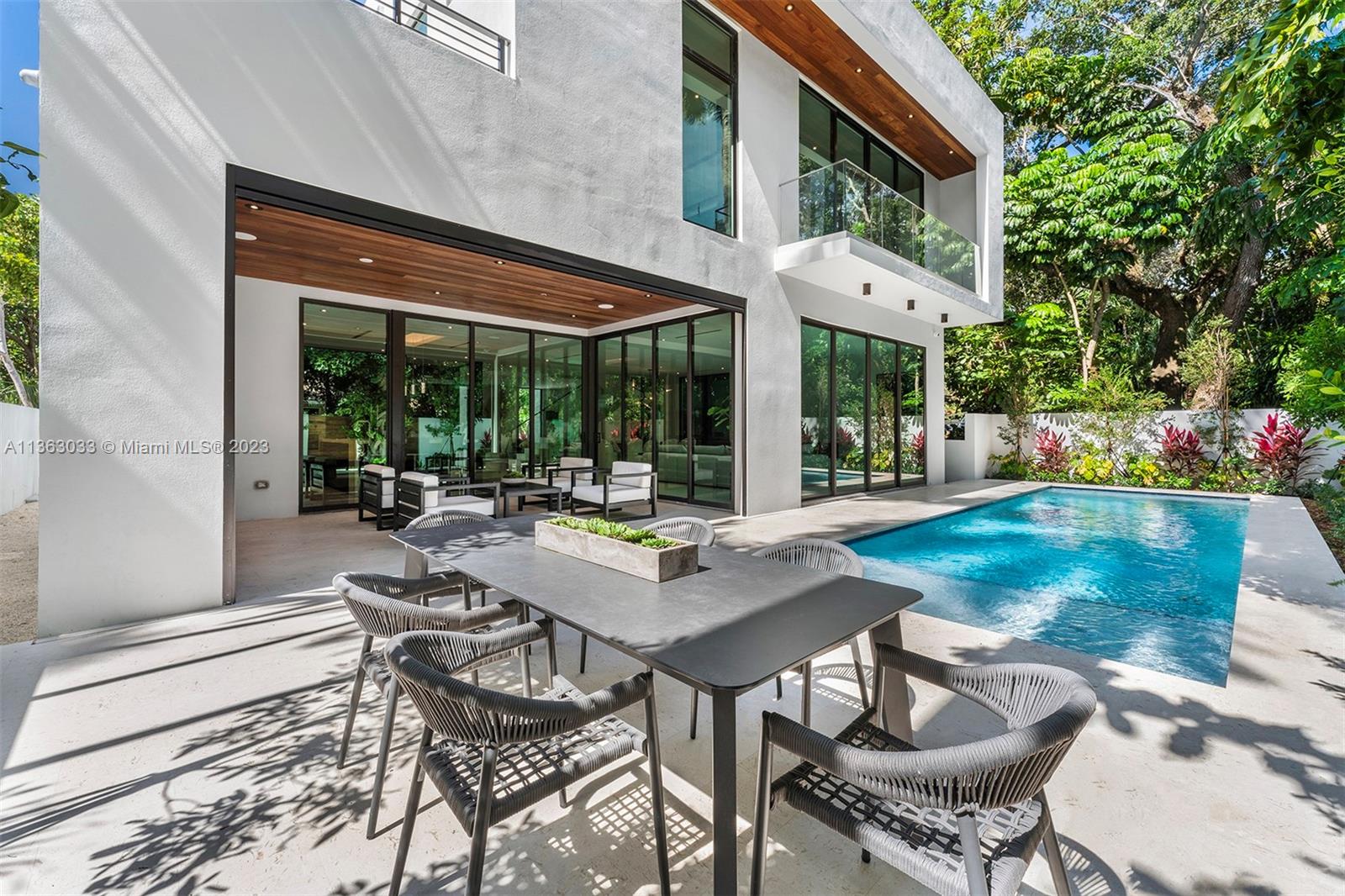 SUNSHINE VISTAS - Residential
