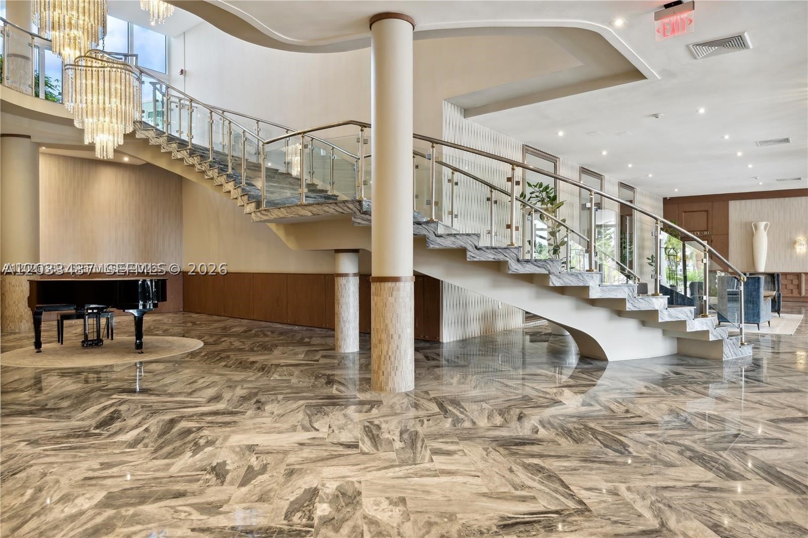 THE CARRIAGE HOUSE CONDO - Residential