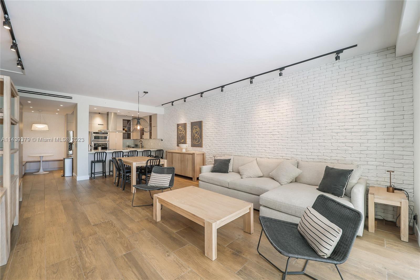 THE EMERALDBAY - Residential Lease
