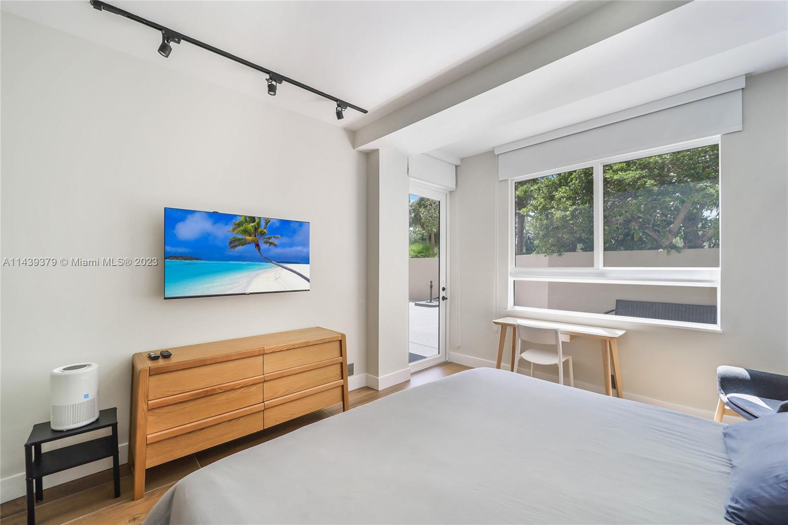 THE EMERALDBAY - Residential Lease