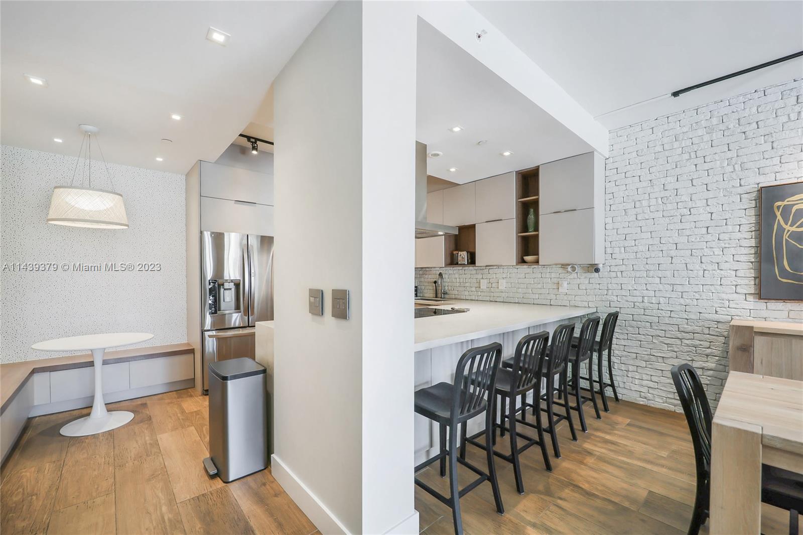 THE EMERALDBAY - Residential Lease