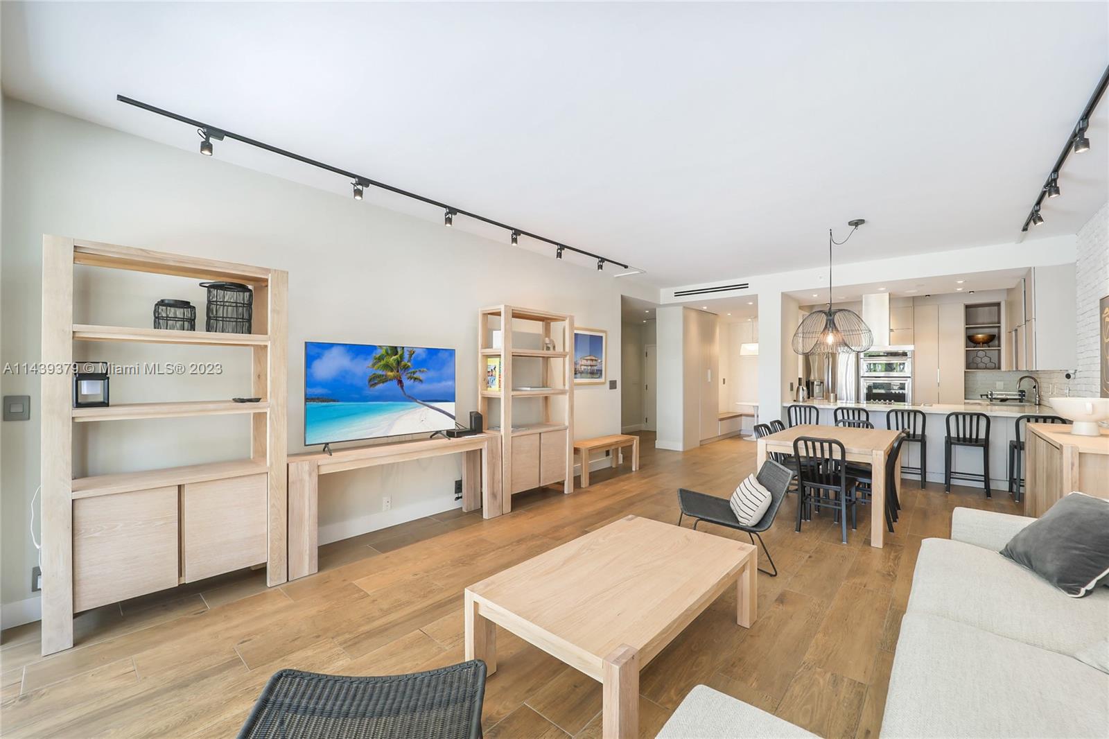 THE EMERALDBAY - Residential Lease