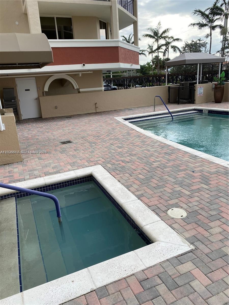 VUE CONDO - Residential Lease