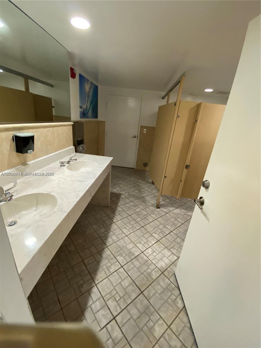 VUE CONDO - Residential Lease