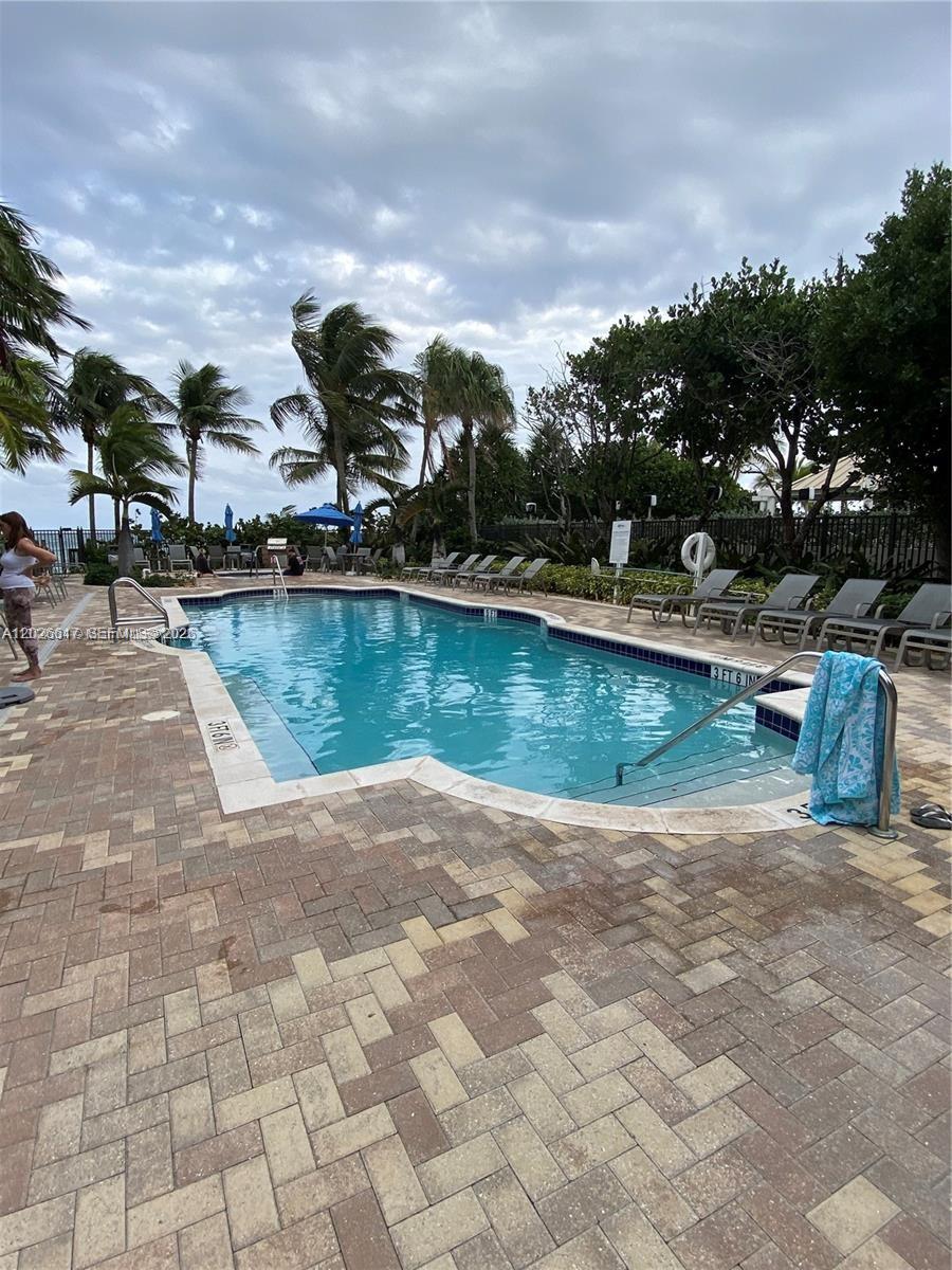 VUE CONDO - Residential Lease