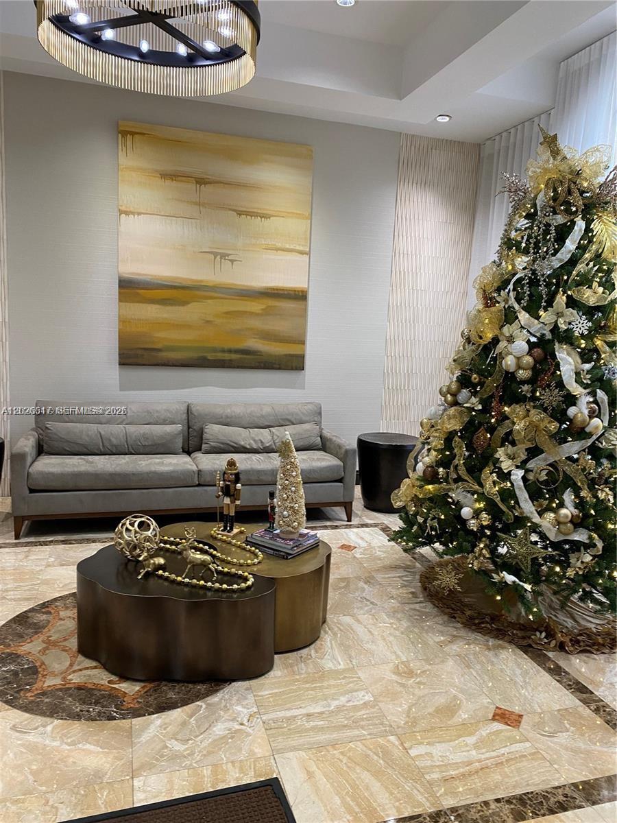VUE CONDO - Residential Lease