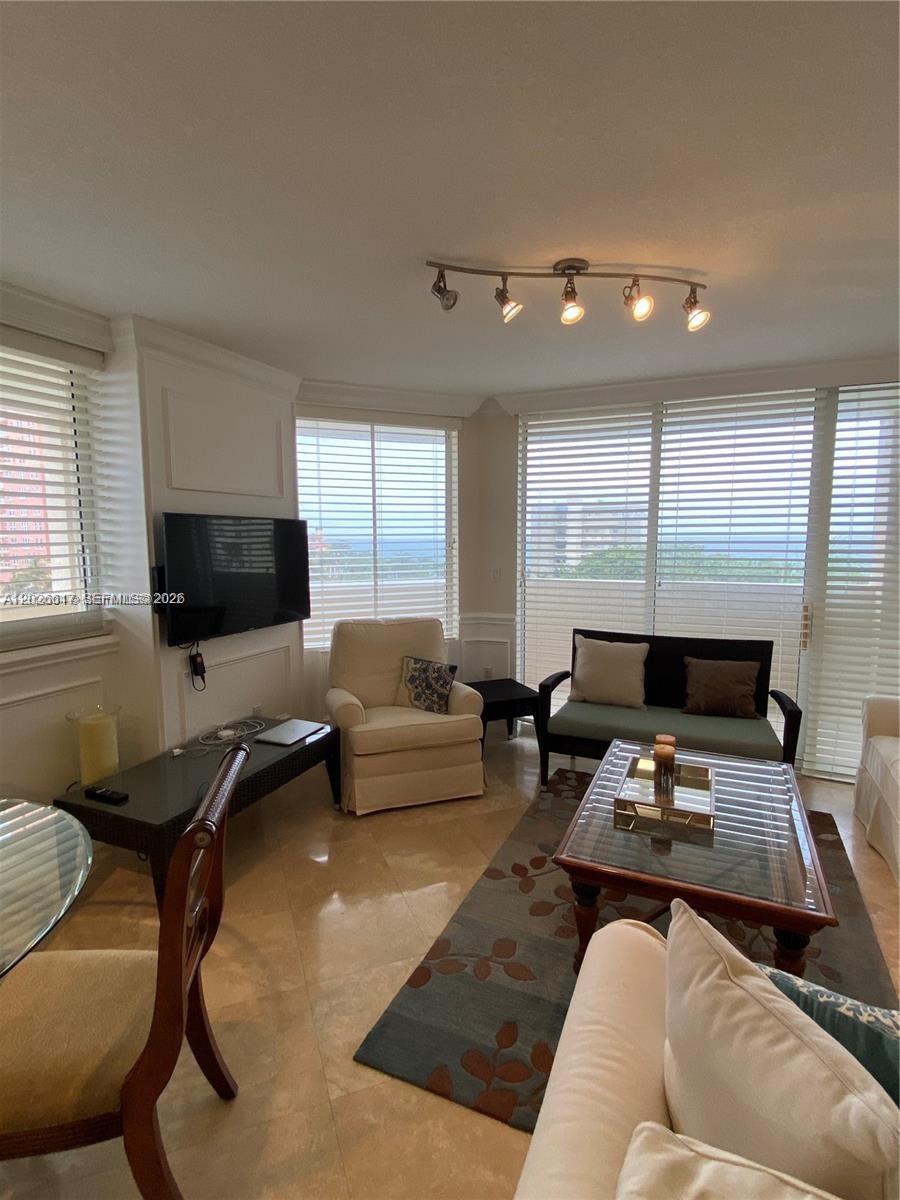 VUE CONDO - Residential Lease