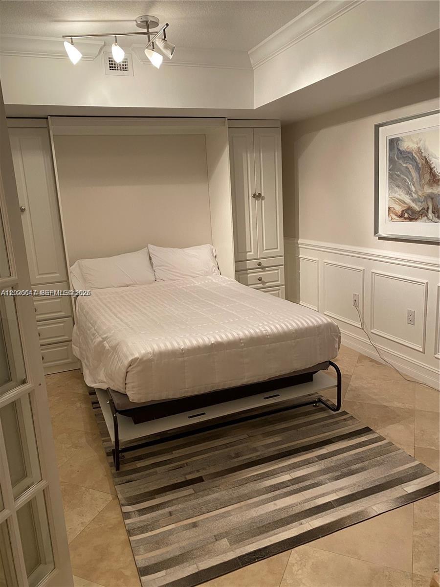 VUE CONDO - Residential Lease