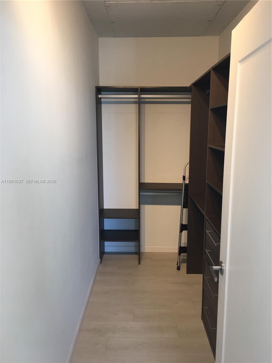 THE CRIMSON CONDO - Residential Lease