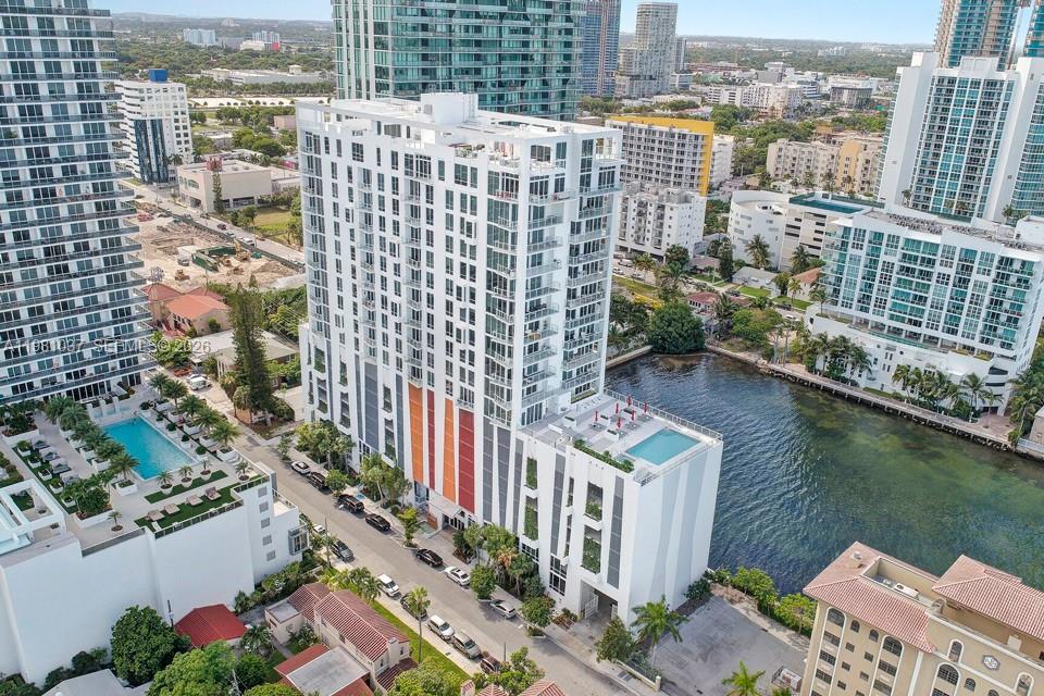THE CRIMSON CONDO - Residential Lease