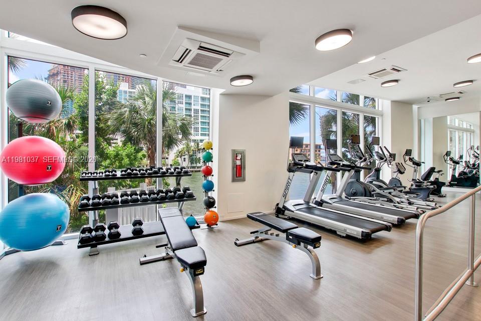 THE CRIMSON CONDO - Residential Lease