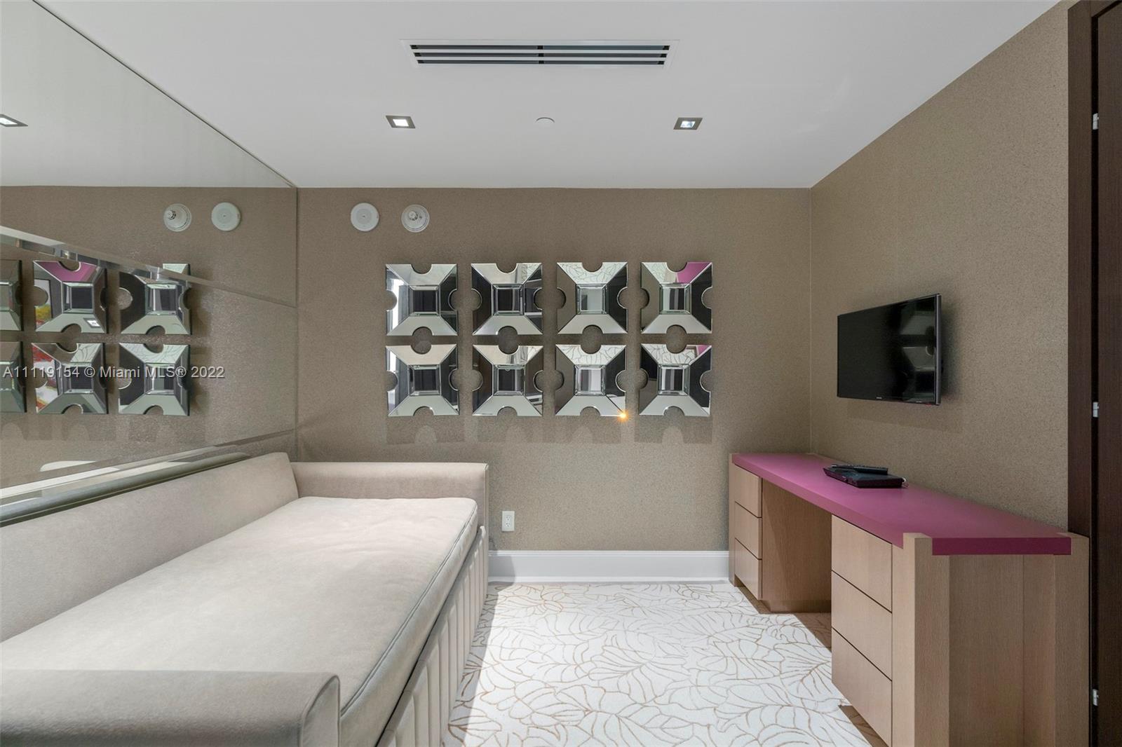 2201 COLLINS AVE CONDO - Residential