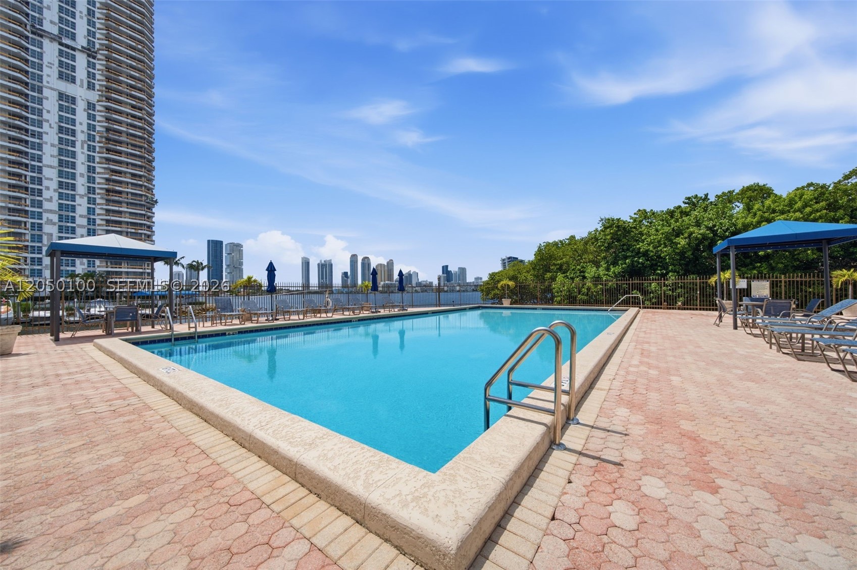 SOUTHVIEW AT AVENTURA CON - Residential