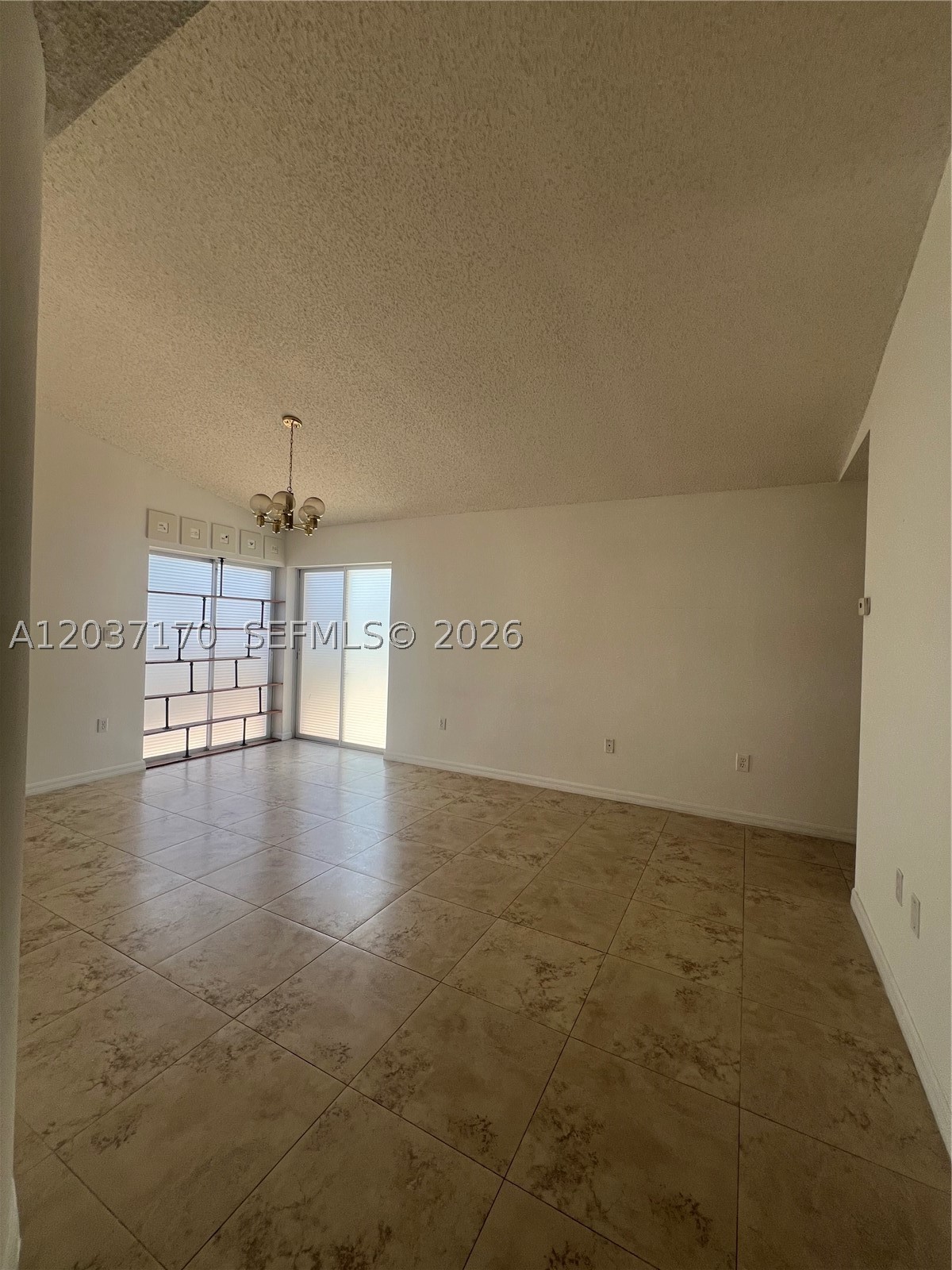 VILLAGE HOMES COUNTRY WALK - Residential Lease