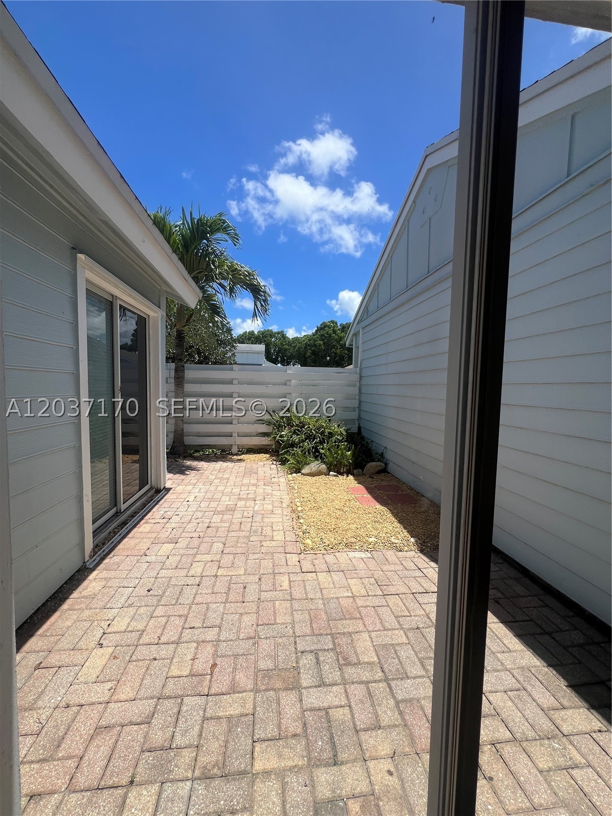 VILLAGE HOMES COUNTRY WALK - Residential Lease