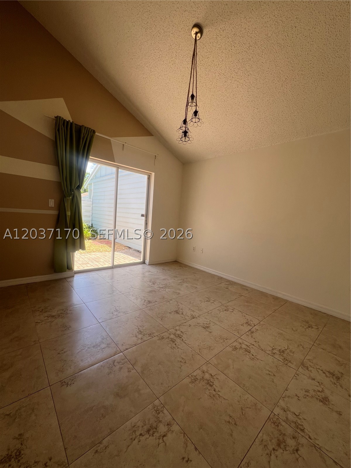 VILLAGE HOMES COUNTRY WALK - Residential Lease