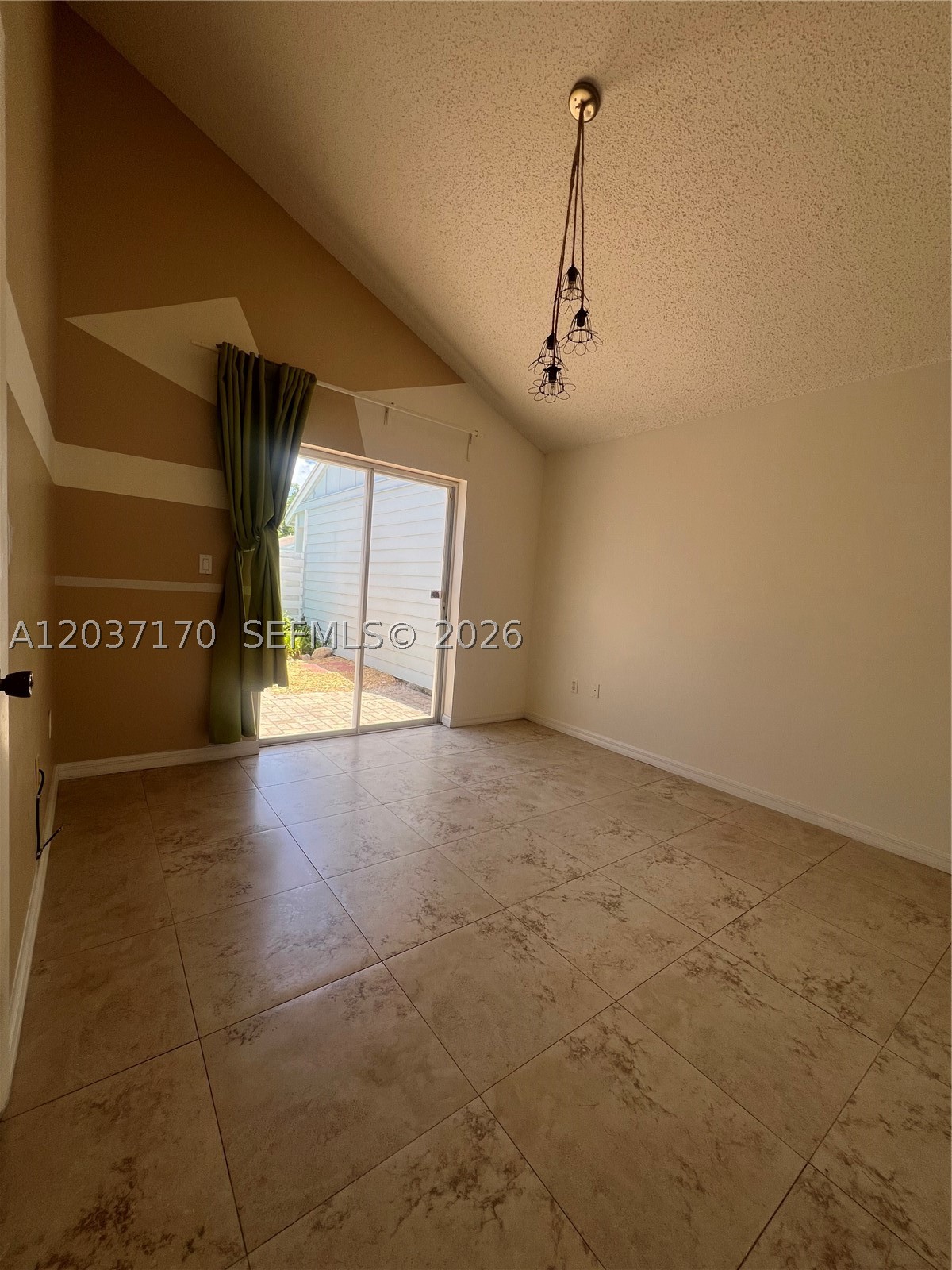 VILLAGE HOMES COUNTRY WALK - Residential Lease