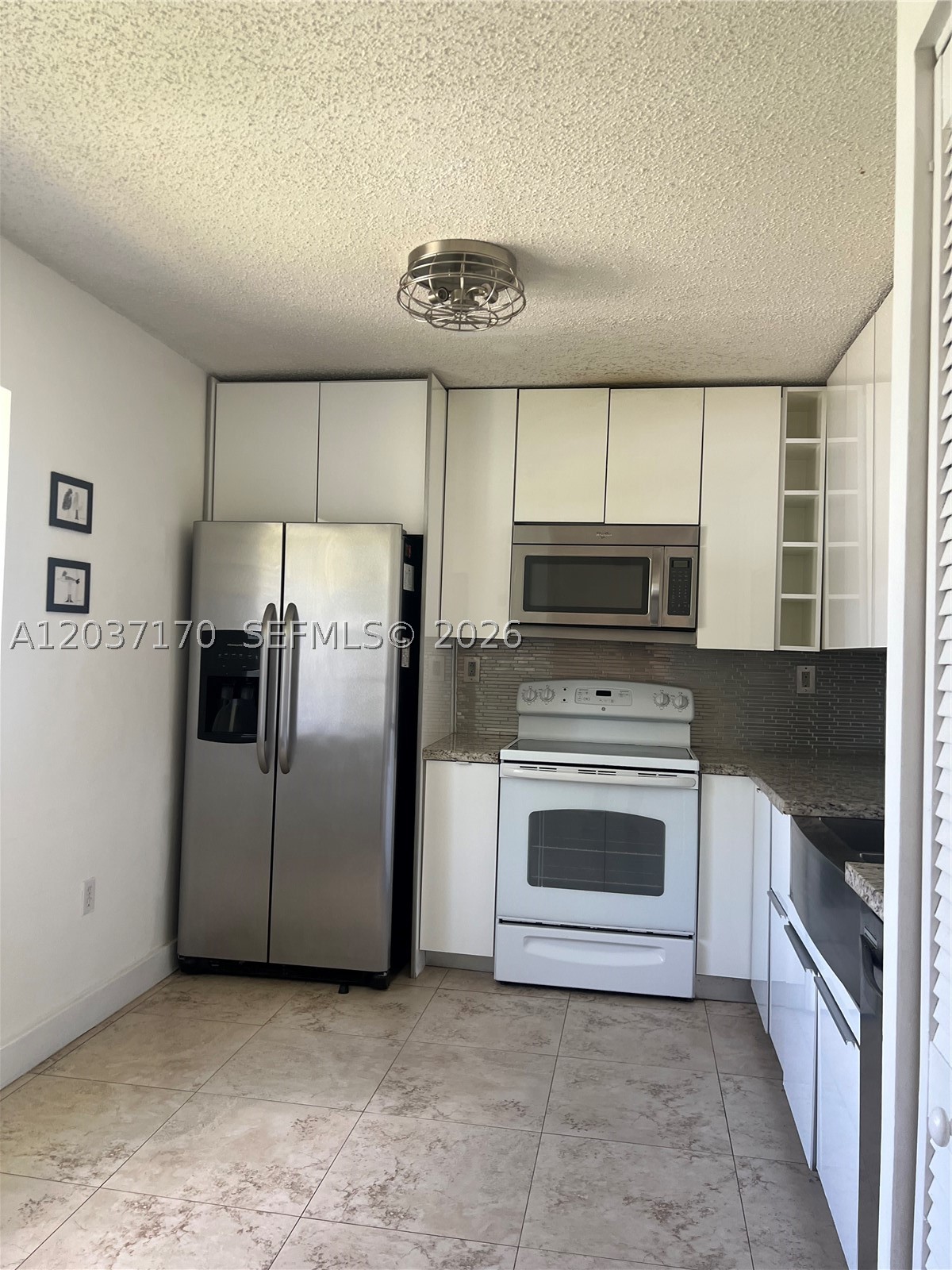 VILLAGE HOMES COUNTRY WALK - Residential Lease