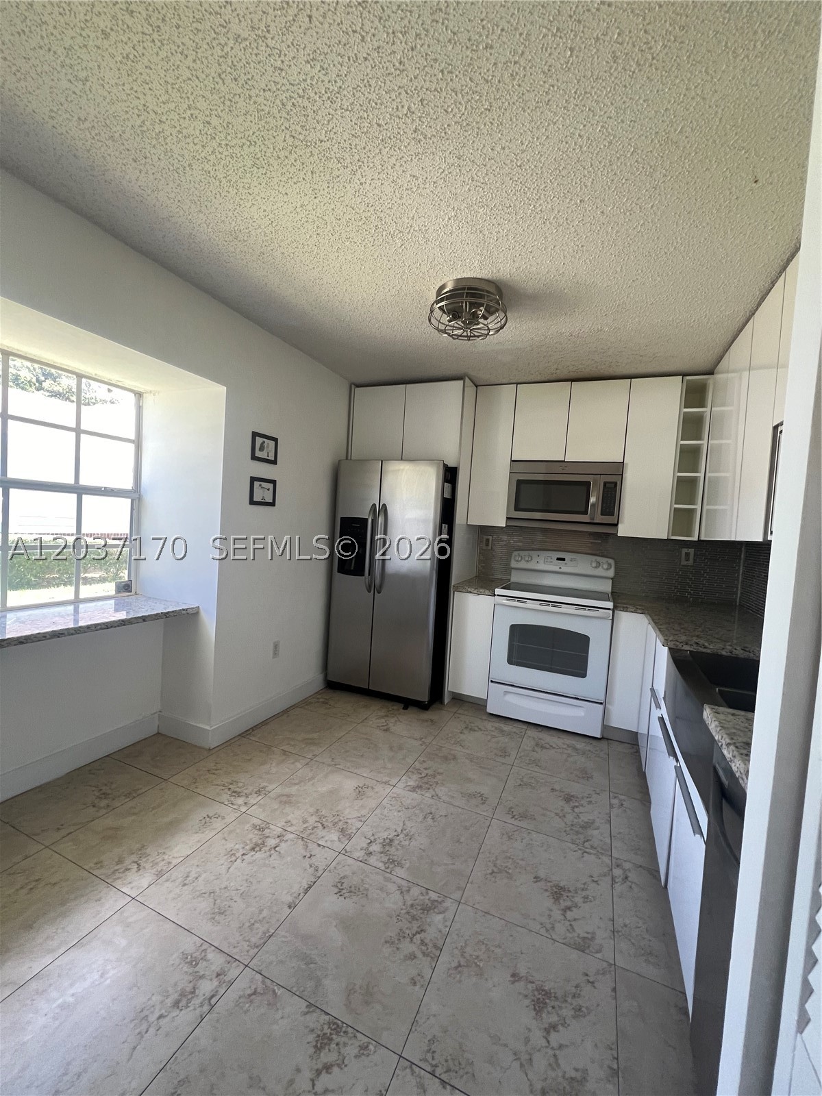 VILLAGE HOMES COUNTRY WALK - Residential Lease