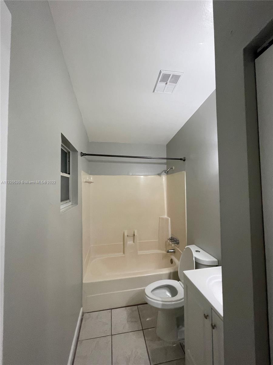 NORTH LAUDERDALE ESTATES - Residential Lease