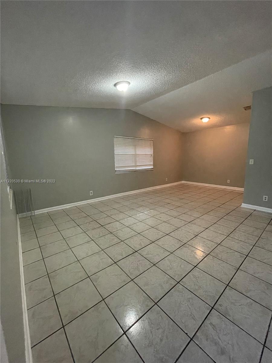 NORTH LAUDERDALE ESTATES - Residential Lease