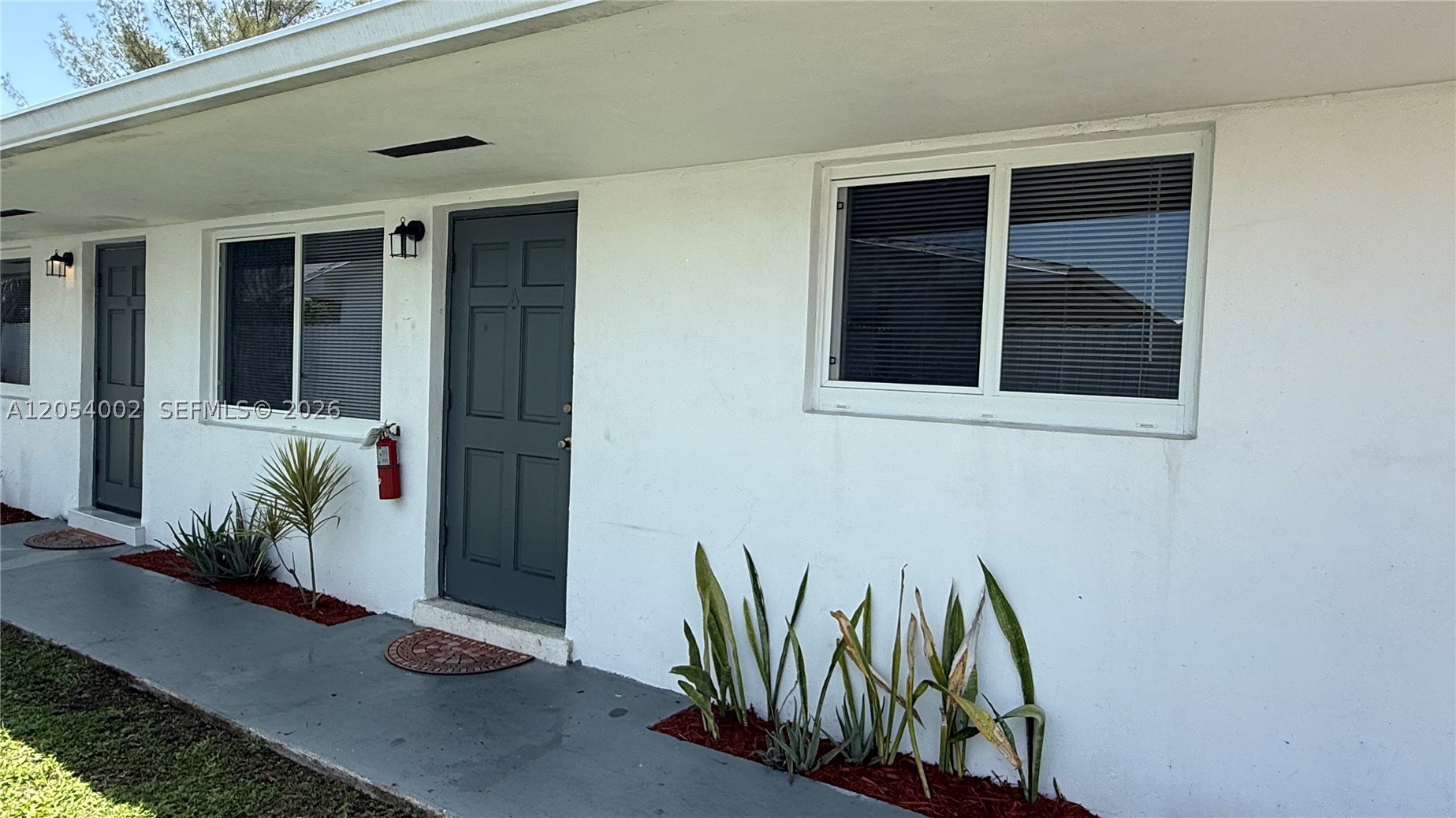 LAKESIDE ESTATES NO 2 - Residential Lease