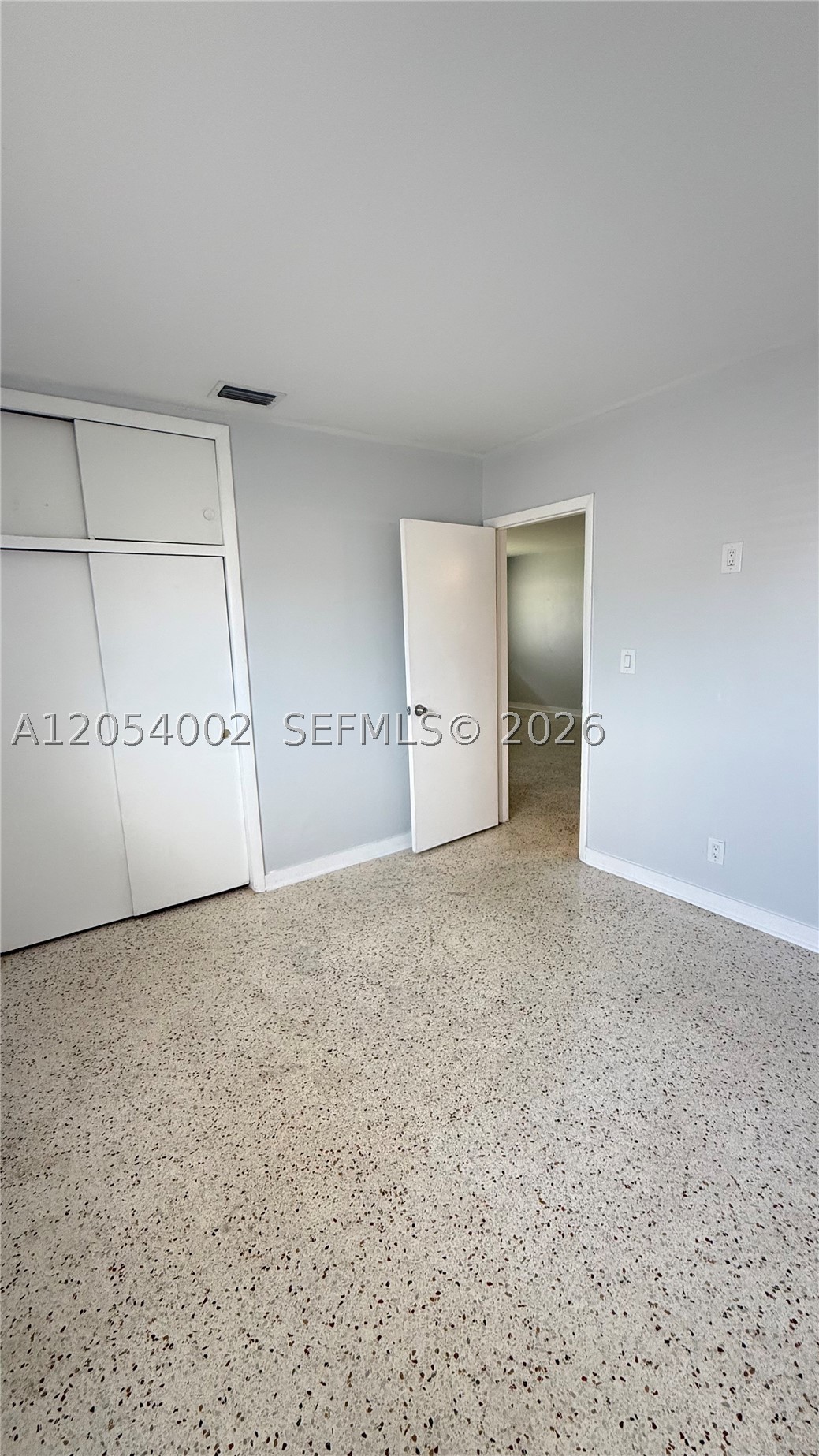 LAKESIDE ESTATES NO 2 - Residential Lease