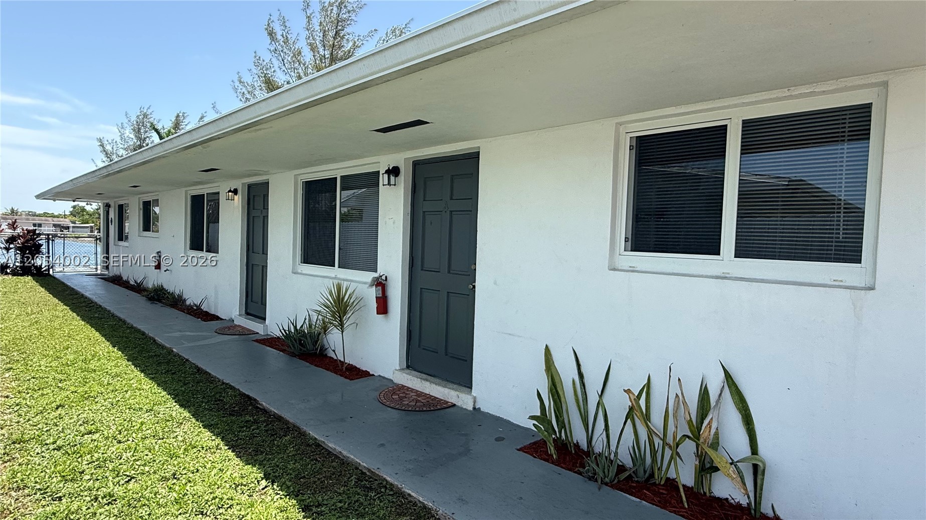 LAKESIDE ESTATES NO 2 - Residential Lease