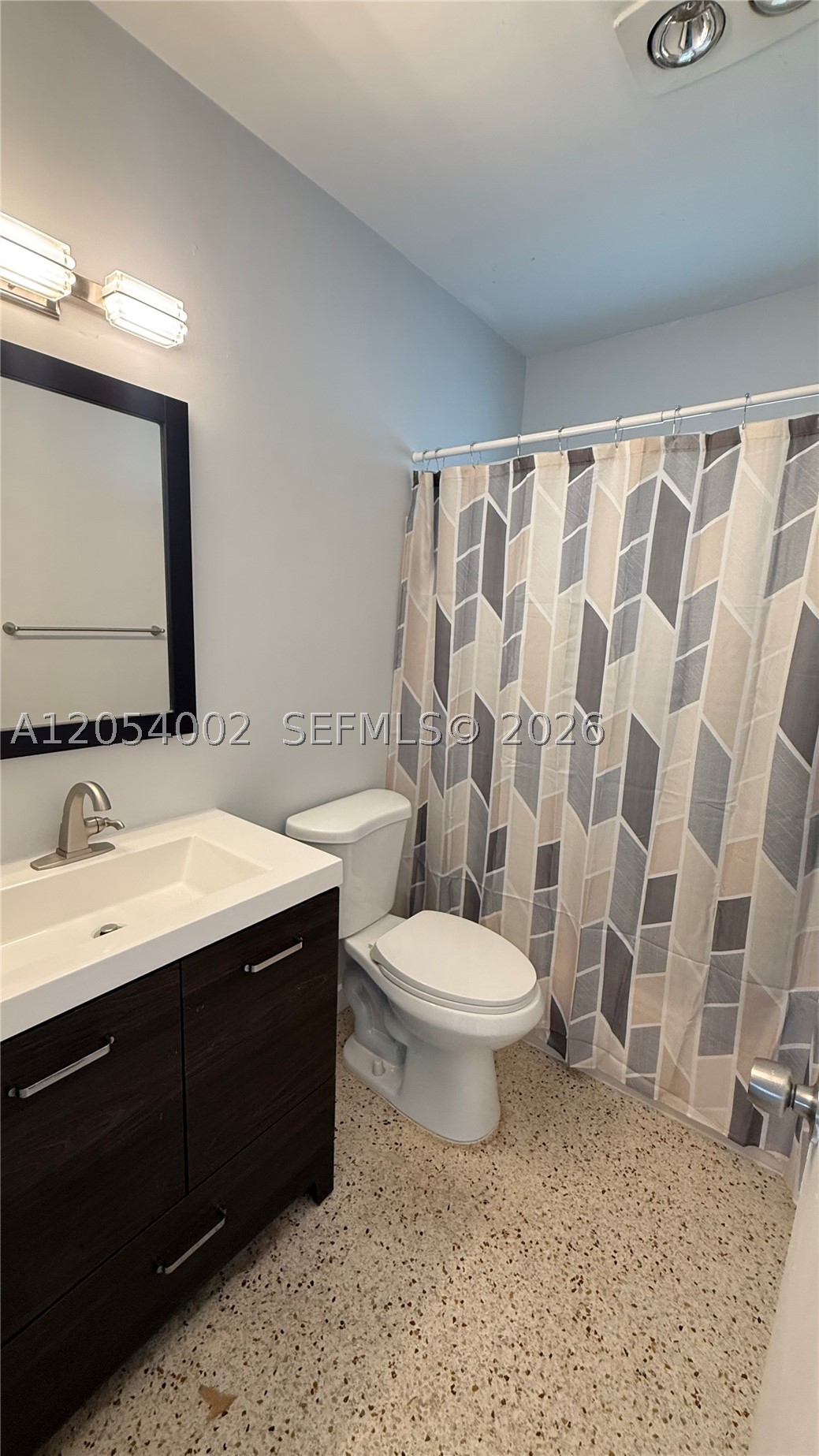 LAKESIDE ESTATES NO 2 - Residential Lease