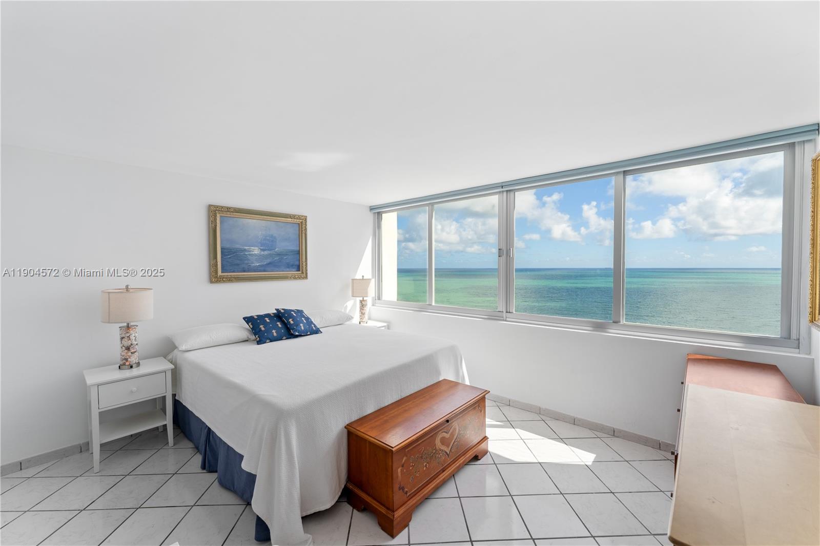 BURLEIGH HOUSE CONDO - Residential