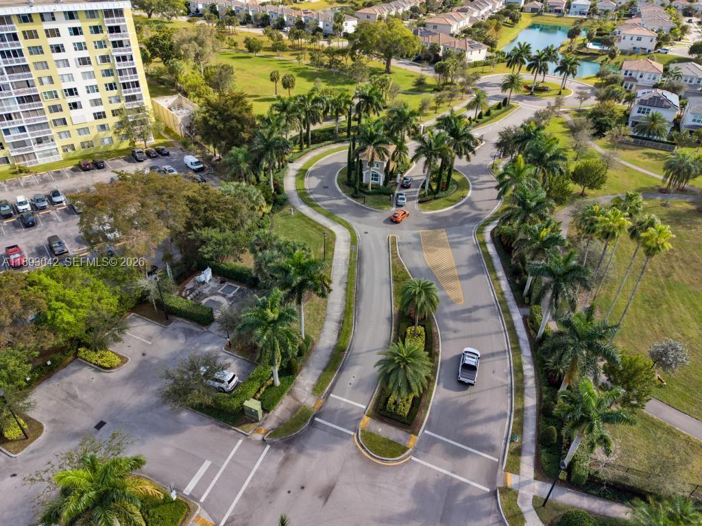 HILLCREST COUNTRY CLUB SO - Residential