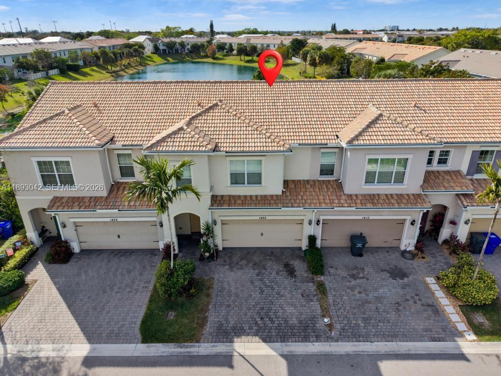 HILLCREST COUNTRY CLUB SO - Residential
