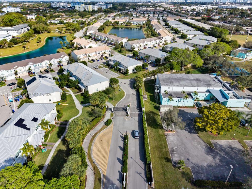 HILLCREST COUNTRY CLUB SO - Residential