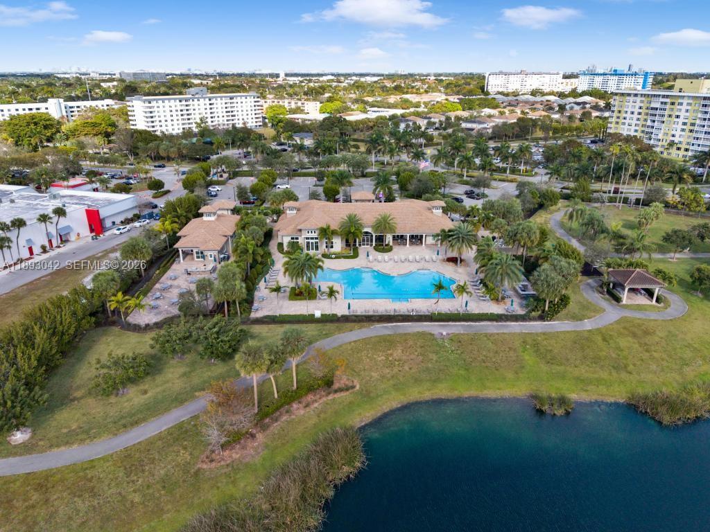 HILLCREST COUNTRY CLUB SO - Residential