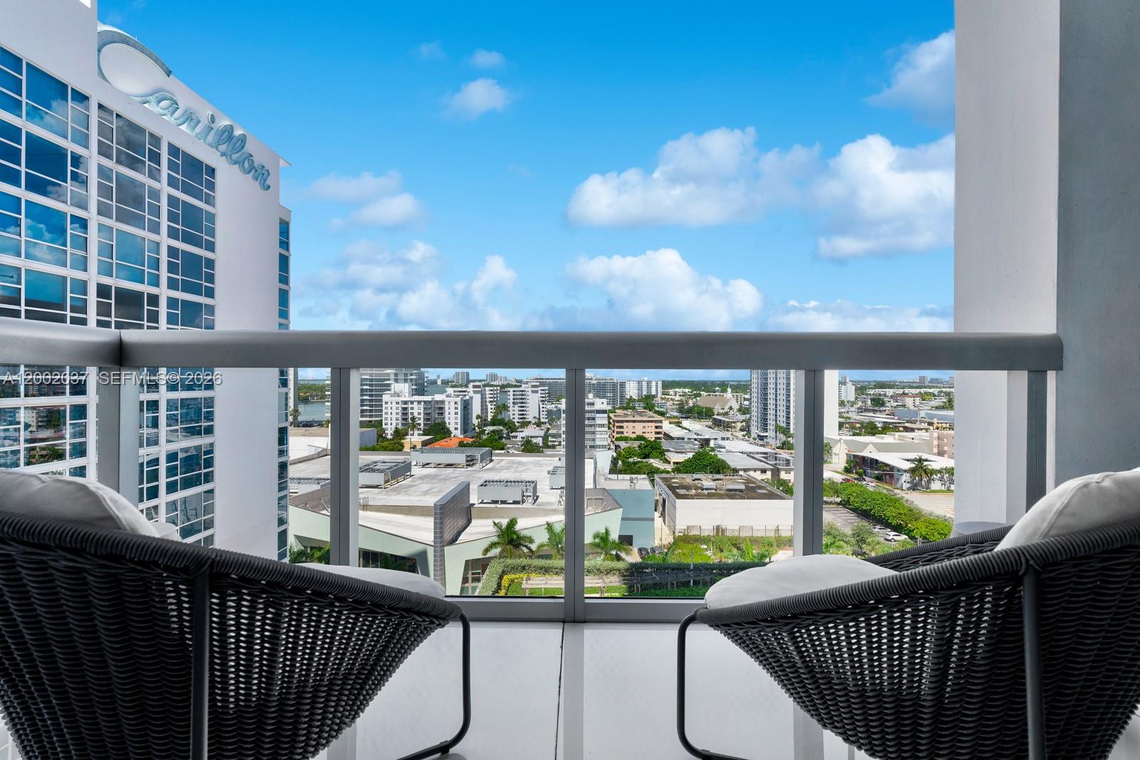 NORTH CARILLON BEACH COND - Residential