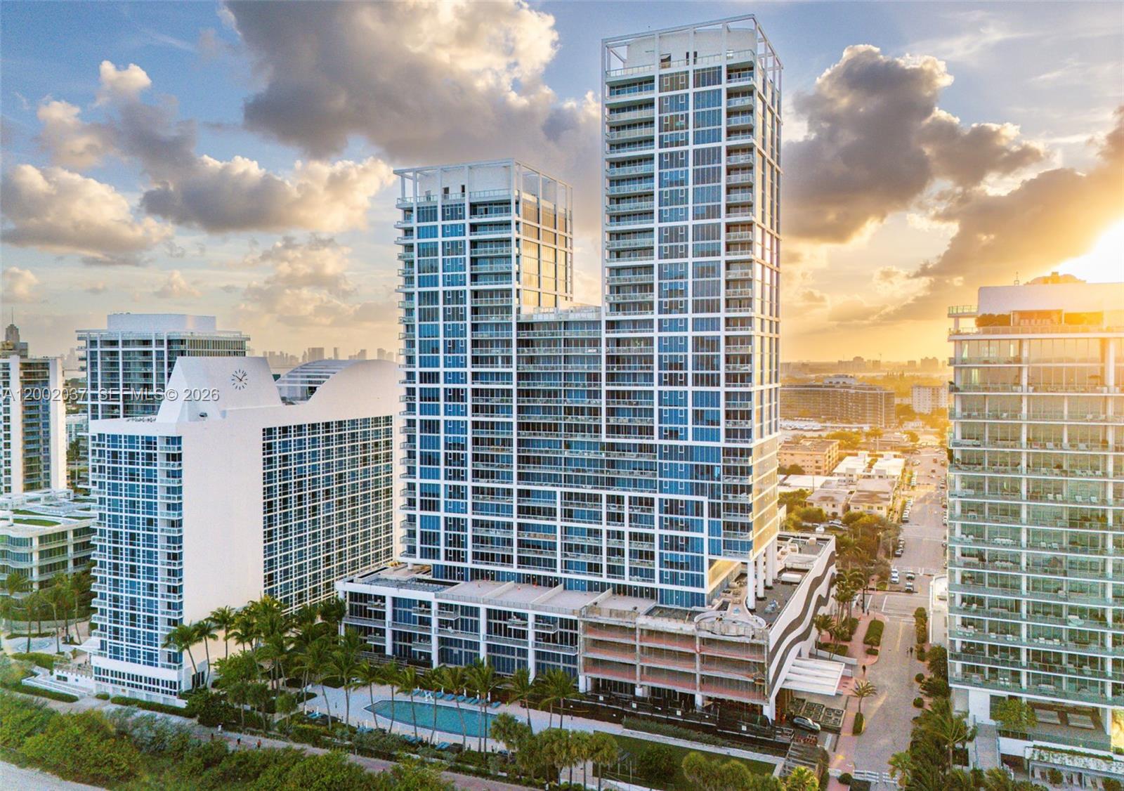 NORTH CARILLON BEACH COND - Residential