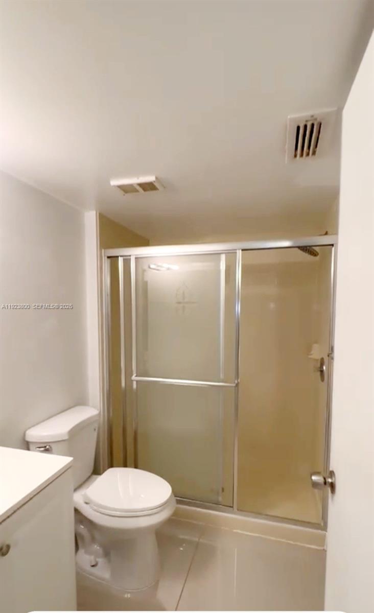 EDGEWATER CONDO - Residential Lease
