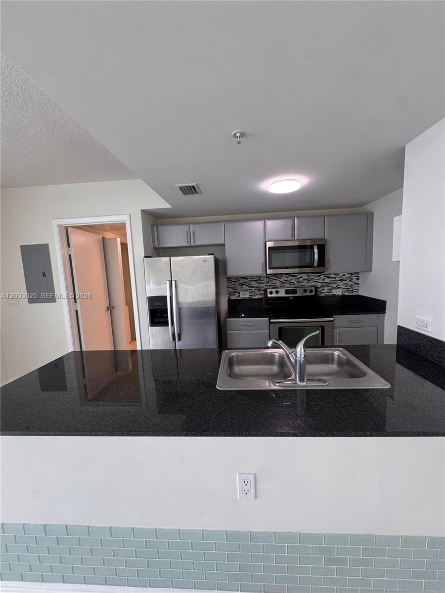 TERRAZAS RIVERPARK VILLAG - Residential