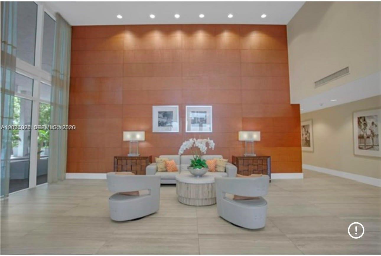 TERRAZAS RIVERPARK VILLAG - Residential