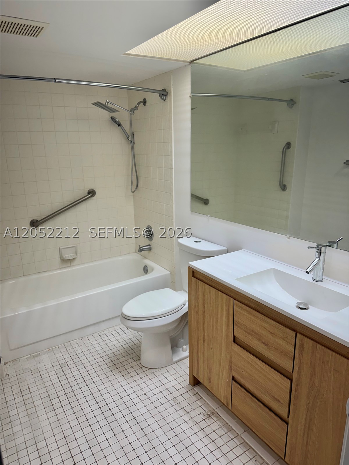 CAMBRIDGE AT CENTURY VILL - Residential Lease