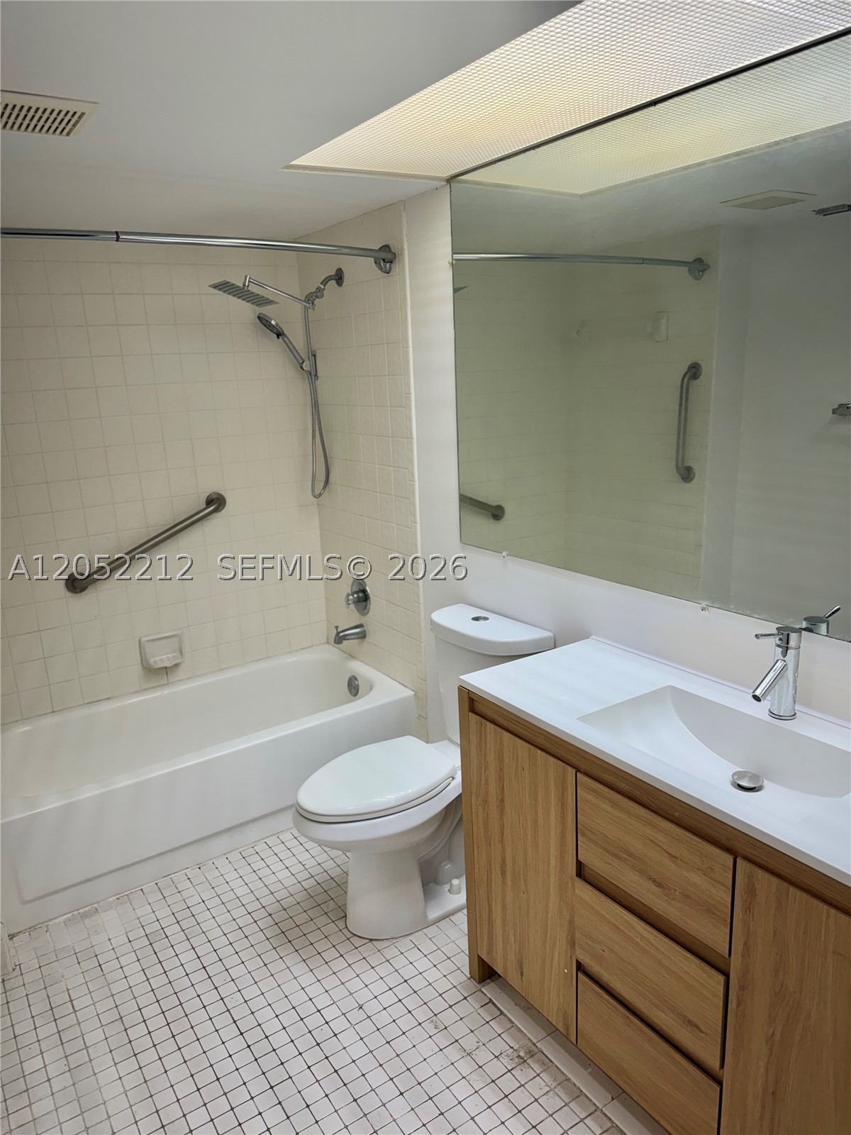 CAMBRIDGE AT CENTURY VILL - Residential Lease