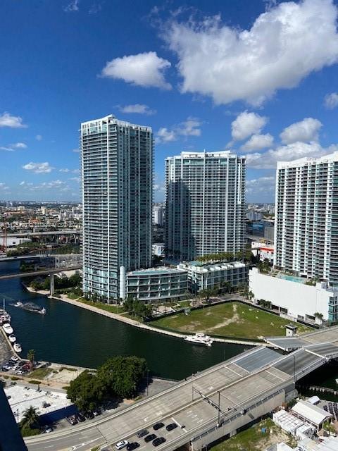 REACH CONDO - Residential Lease