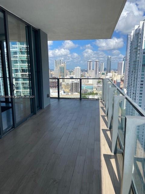 REACH CONDO - Residential Lease