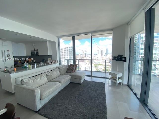 REACH CONDO - Residential Lease