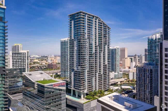 REACH CONDO - Residential Lease