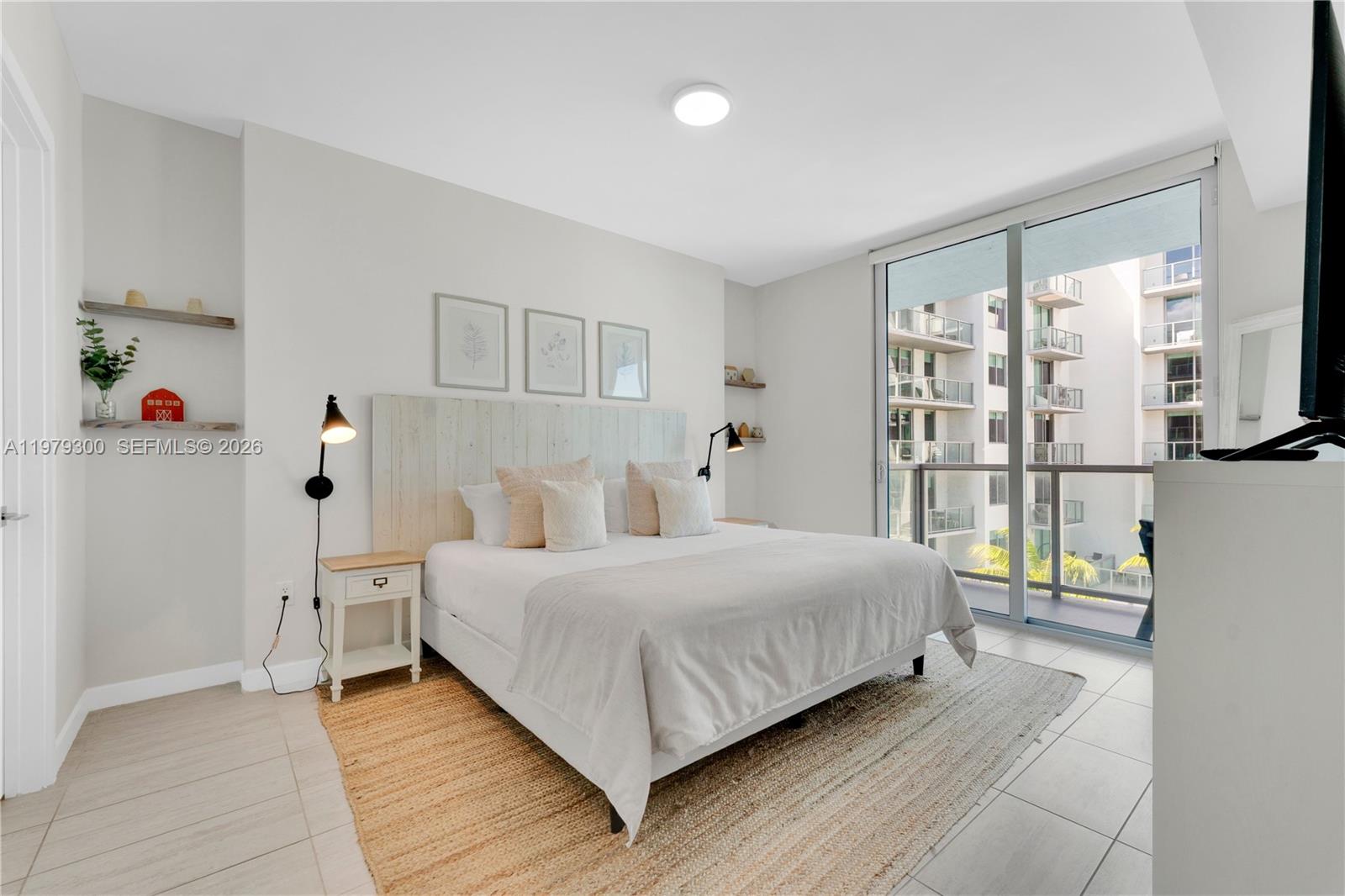QUADRO CONDO - Residential