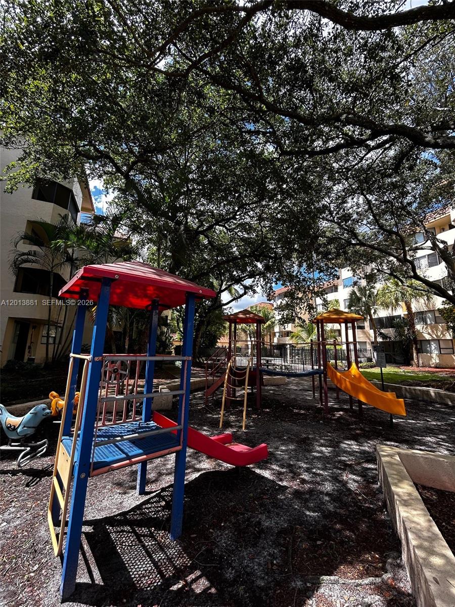 PLANTATION FOREST CONDO - Residential