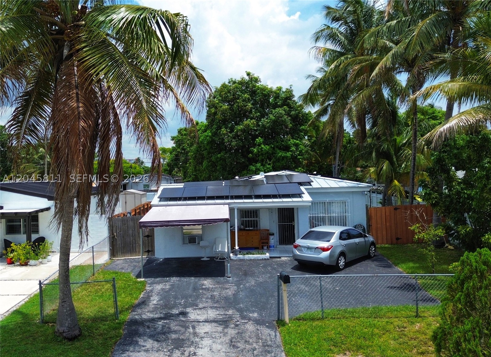 Seller said Sell Now! 2/1 main house, 2 - 1/1 efficiencies currently rented = collecting $1900 a month. The property will be vacant at closing.Features: SOLAR PV SYSTEM - 2023, METAL REROOF-2023, AC - 2024, treated for termites - 2024, property on septic tank. Electric bill $35.94 a month! The owner has loved and cared for this home for over 24 years and has made the best memories.... now it's time to make it yours.